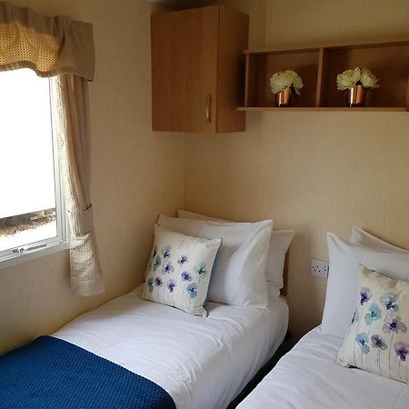 Pitch & Canvas - Self Catering At Broad Oak Farm Hotel Tattenhall Esterno foto