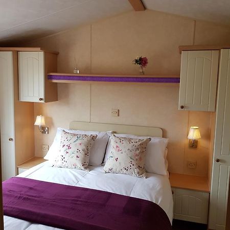 Pitch & Canvas - Self Catering At Broad Oak Farm Hotel Tattenhall Esterno foto