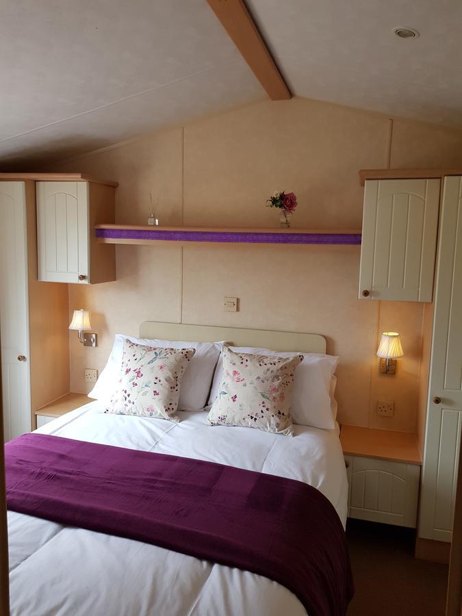 Pitch & Canvas - Self Catering At Broad Oak Farm Hotel Tattenhall Esterno foto