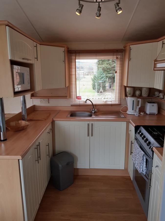 Pitch & Canvas - Self Catering At Broad Oak Farm Hotel Tattenhall Esterno foto