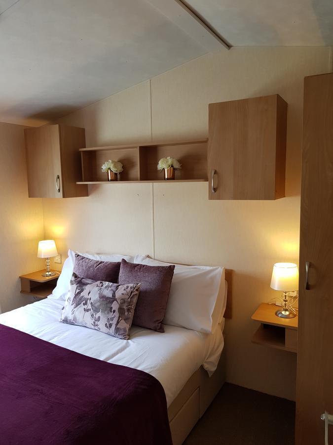Pitch & Canvas - Self Catering At Broad Oak Farm Hotel Tattenhall Esterno foto