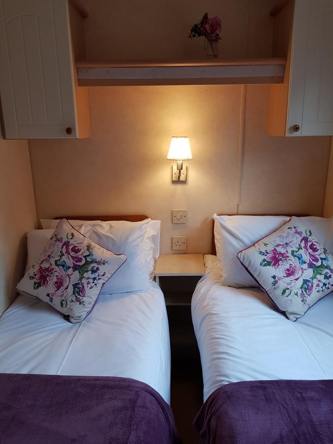 Pitch & Canvas - Self Catering At Broad Oak Farm Hotel Tattenhall Esterno foto