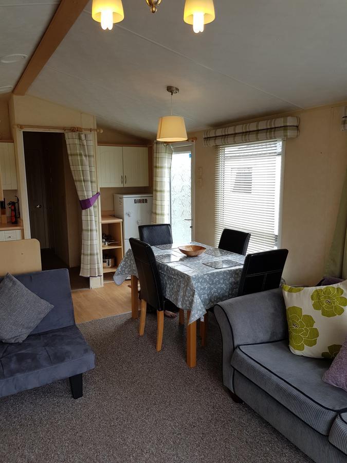 Pitch & Canvas - Self Catering At Broad Oak Farm Hotel Tattenhall Esterno foto